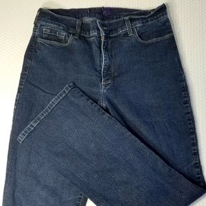 SUPER STRETCHY LIFT AND TUCK TECHNOLOGY!